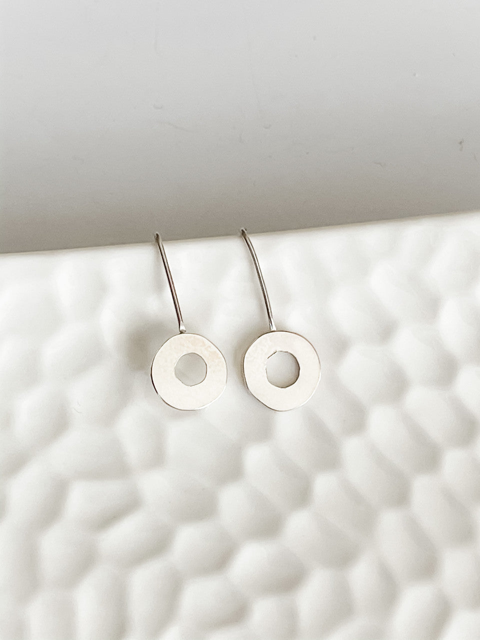SMALL CIRCLE DROP EARRINGS