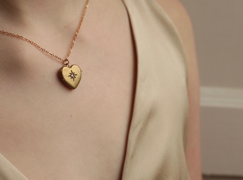 VINTAGE HEART LOCKET WITH STAR