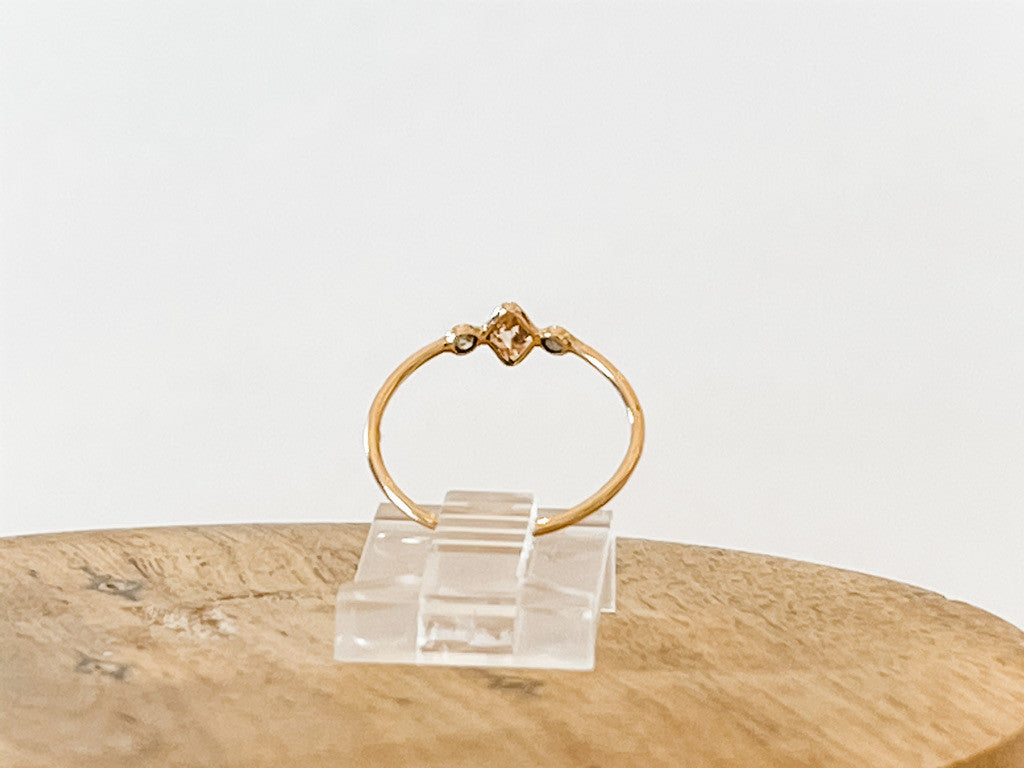 14K GOLD YELLOW SAPPHIRE AND DIAMOND RING