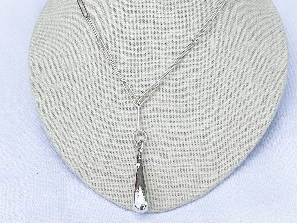 SHORT TEAR DROP PENDANT NECKLACE