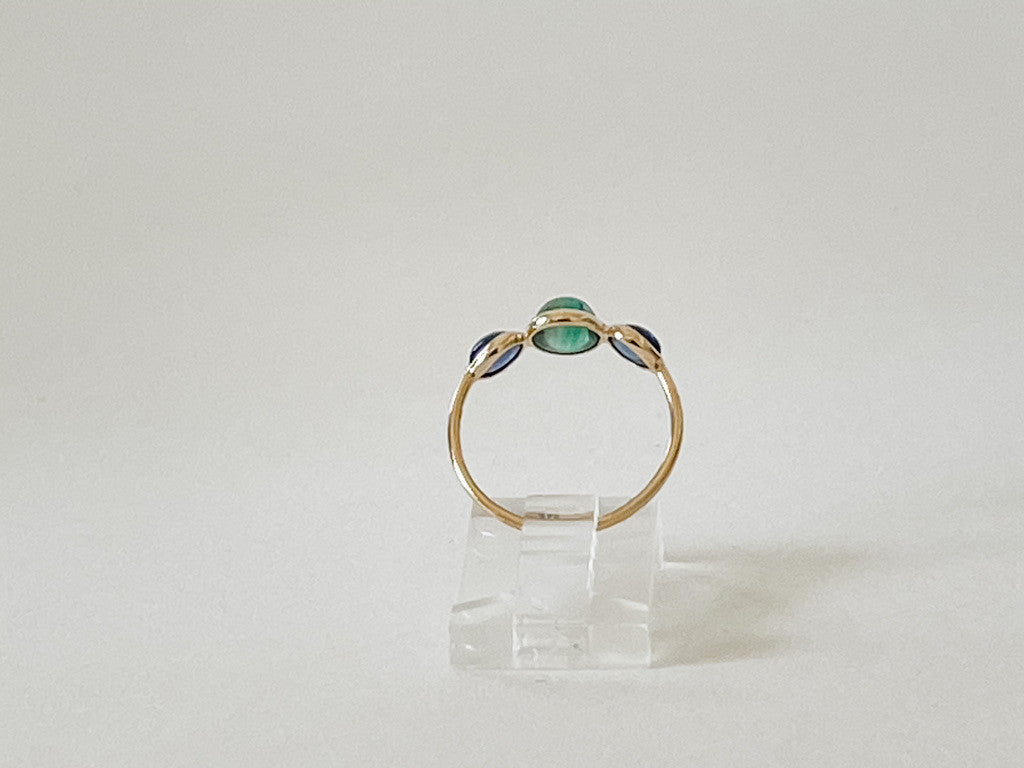 14K GOLD EMERALD AND BLUE SAPPHIRE RING