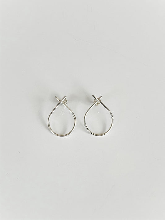 SMALL TEAR DROP EARRINGS