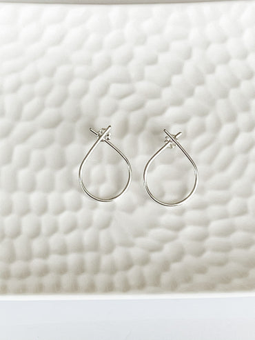 SMALL TEAR DROP EARRINGS