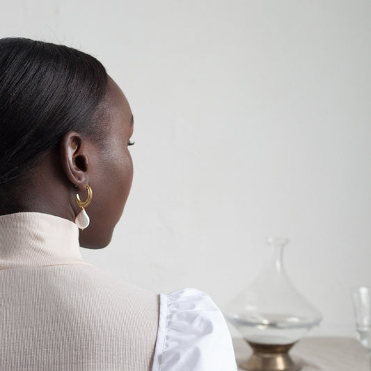 STRATA THIN EARRINGS WITH PEARL - SILVER