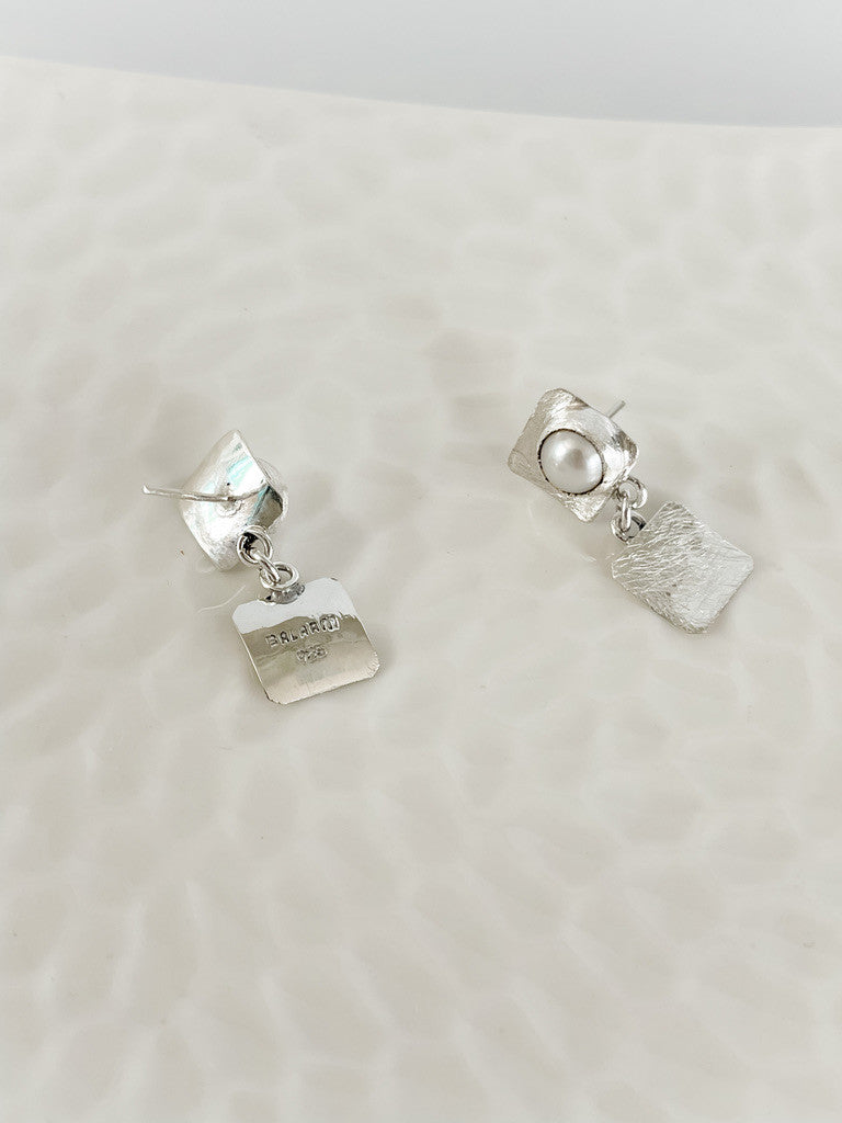 STERLING SILVER EARRINGS WITH PEARL