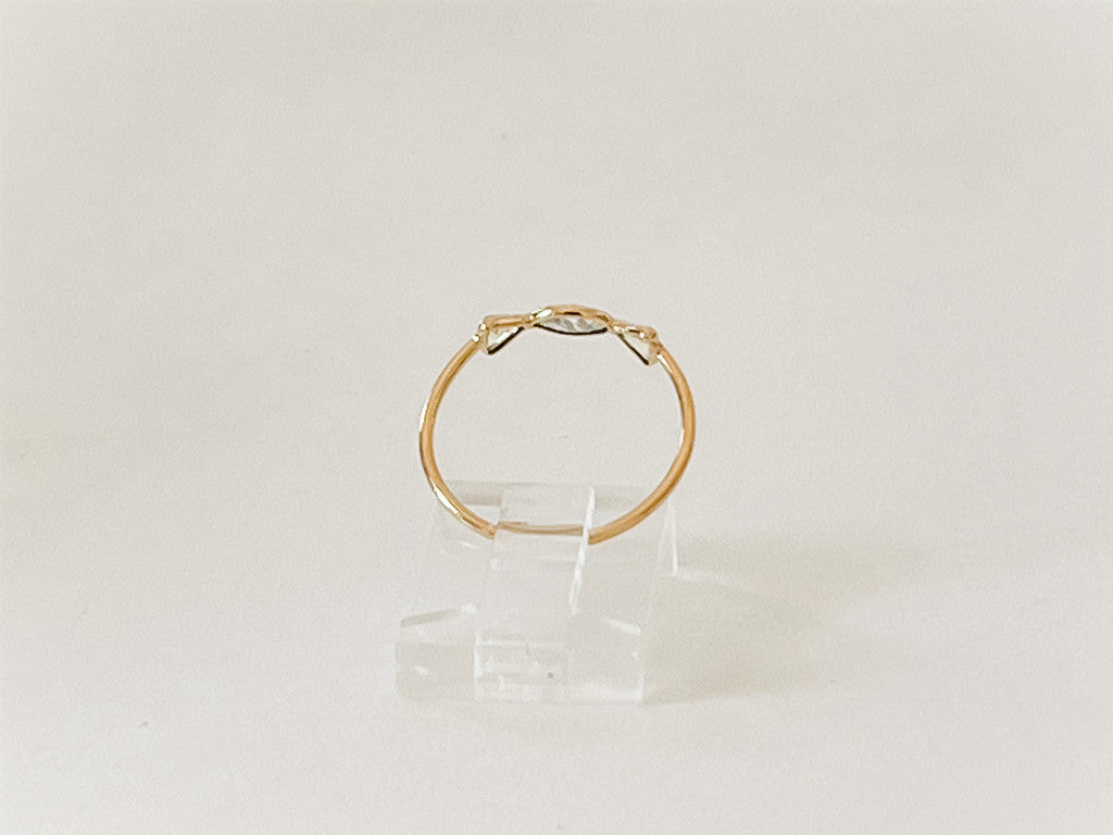14K GOLD DIAMOND AND YELLOW SAPPHIRE RING
