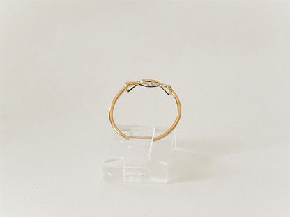 14K GOLD DIAMOND AND YELLOW SAPPHIRE RING