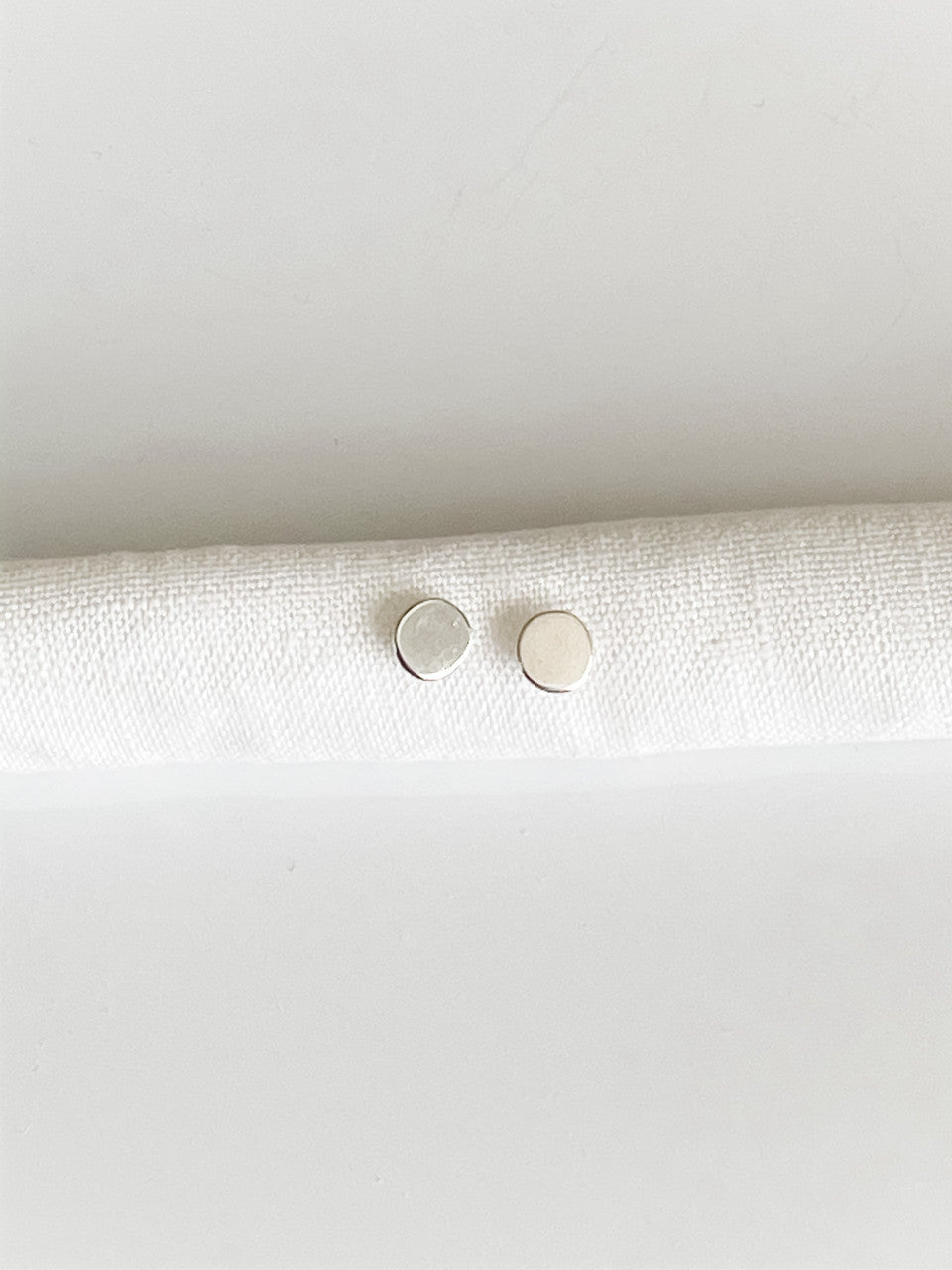 MINI PETAL EARRINGS