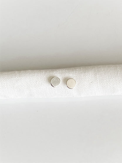 MINI PETAL EARRINGS