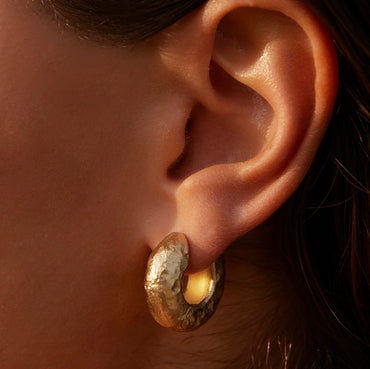 ANILLA LARGE HOOP EARRINGS