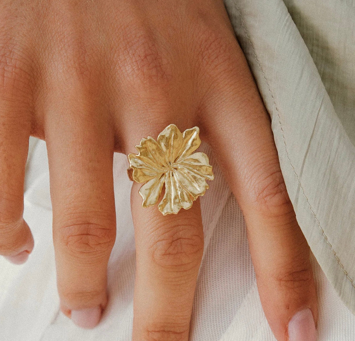 ADONIS RING