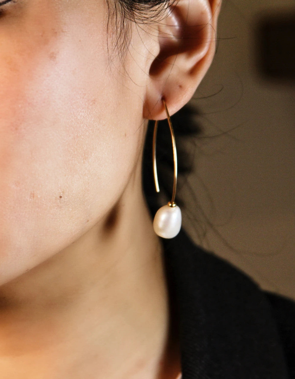 PEARL LOOP EARRINGS